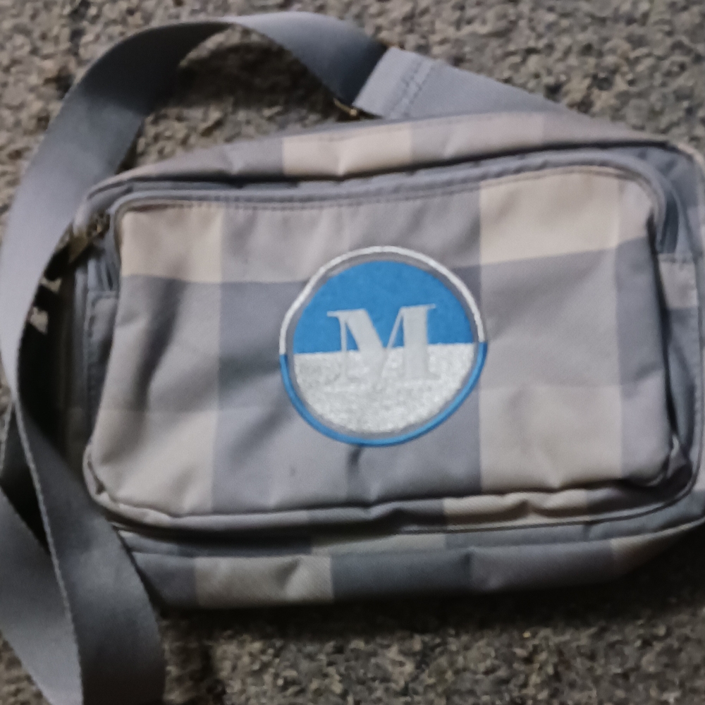 Thirty One All Zipped Up Crossbody Bag